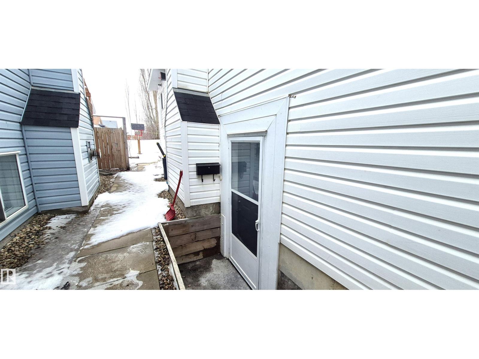 408 JENNINGS BA NW NW