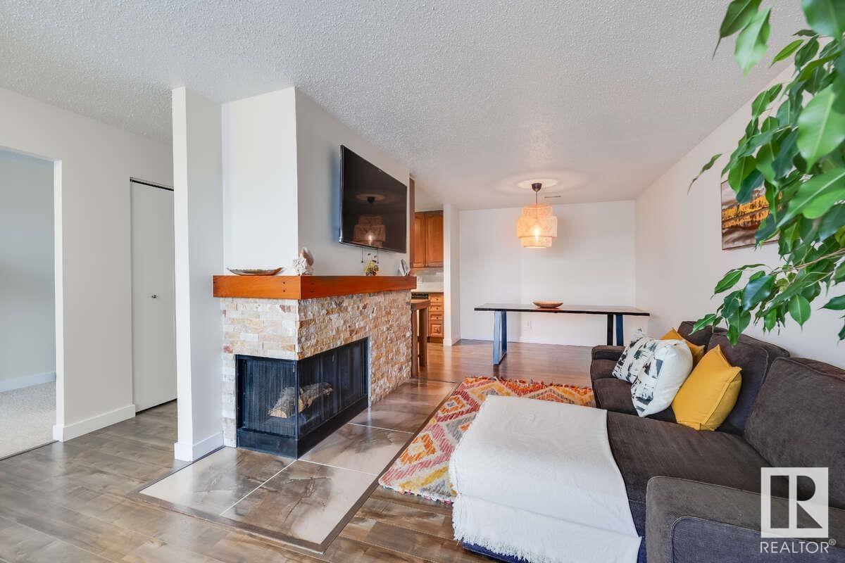 2306 151 AV NW