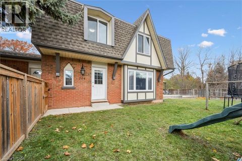 204 COUNTRY HILL Drive Kitchener ON N2E1R6