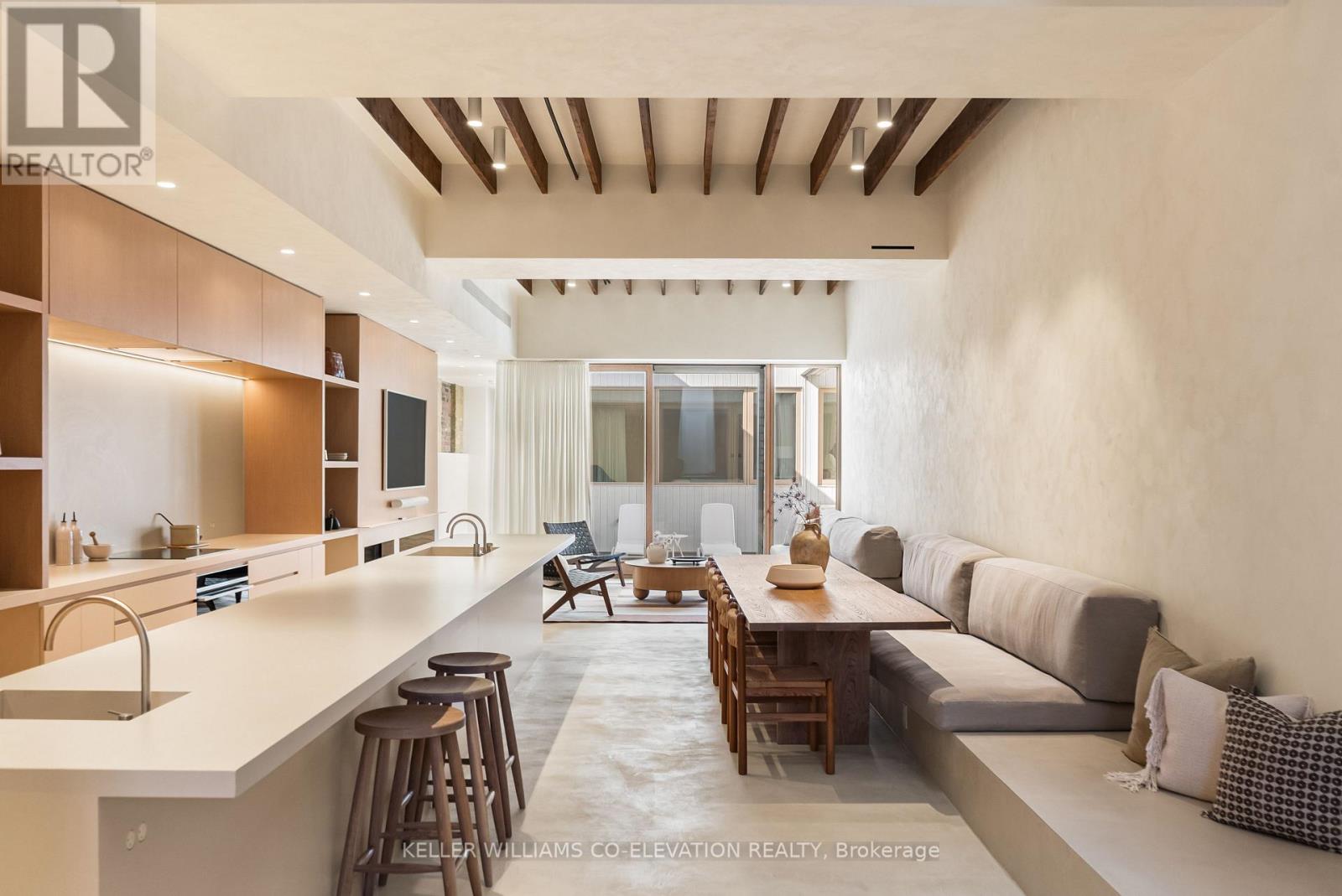 722 LANSDOWNE AVENUE