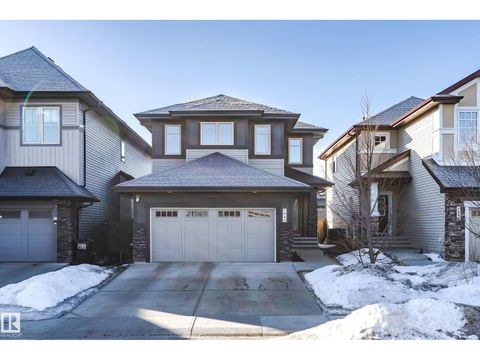 1945 AINSLIE LINK SW Edmonton AB T6W2L9