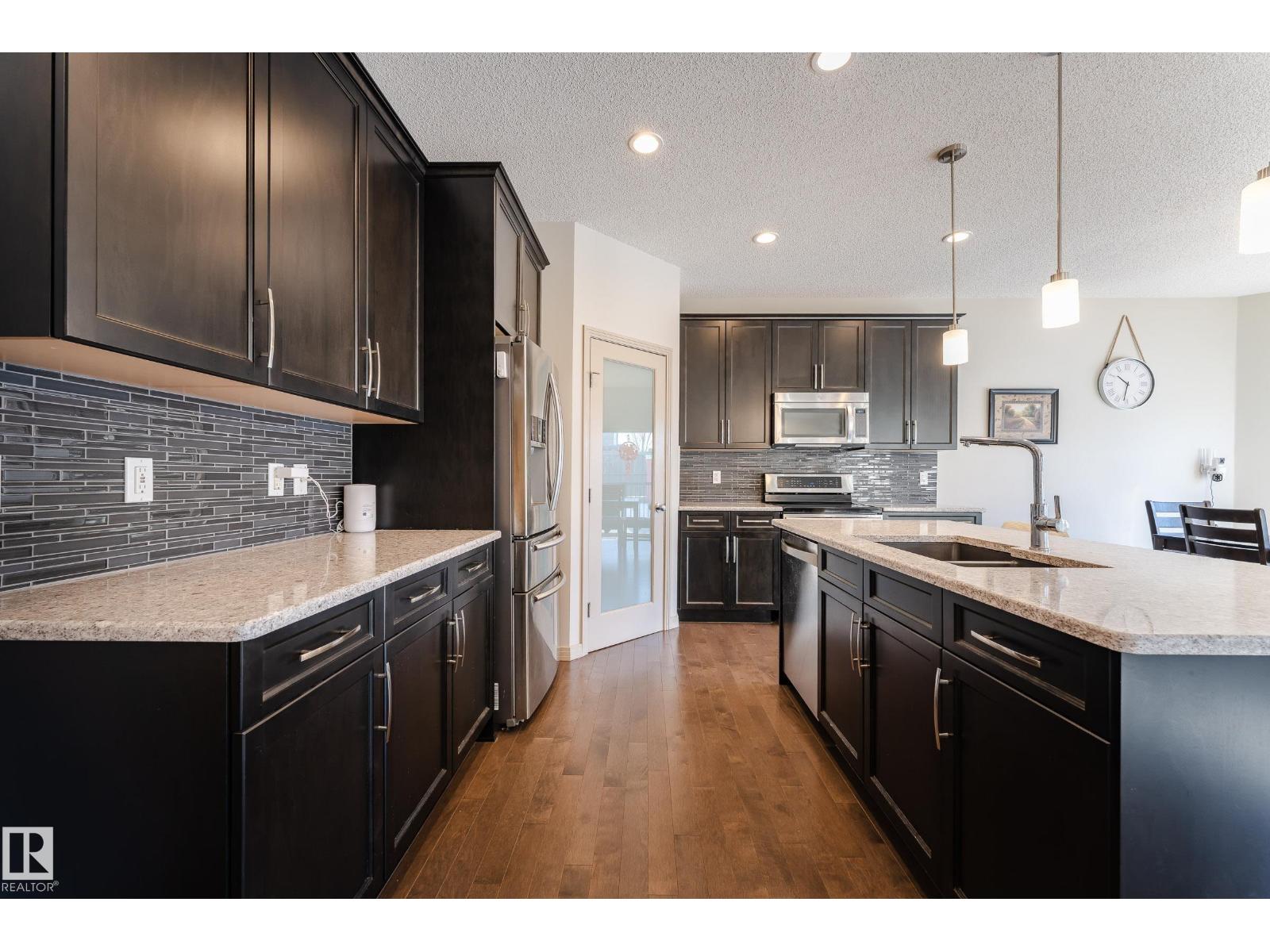 1945 AINSLIE LINK SW