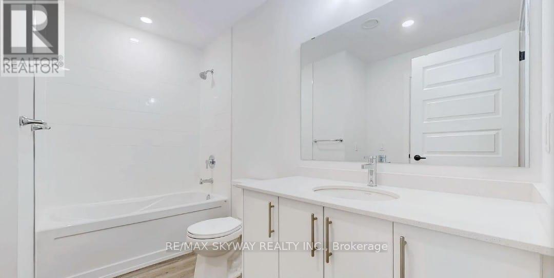 406 - 1000 LACKNER PLACE