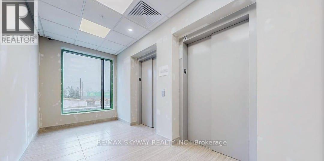 406 - 1000 LACKNER PLACE