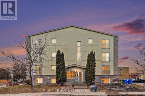 202 - 646 CUMMINGS AVENUE Ottawa ON K1K2K6