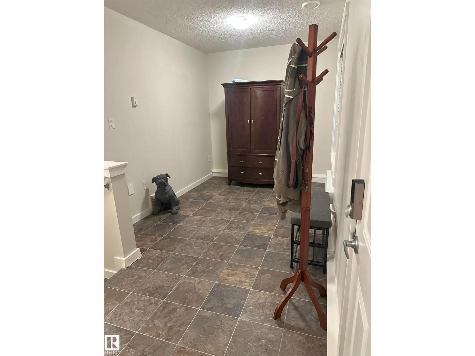 #43 903 CRYSTALLINA NERA WY NW