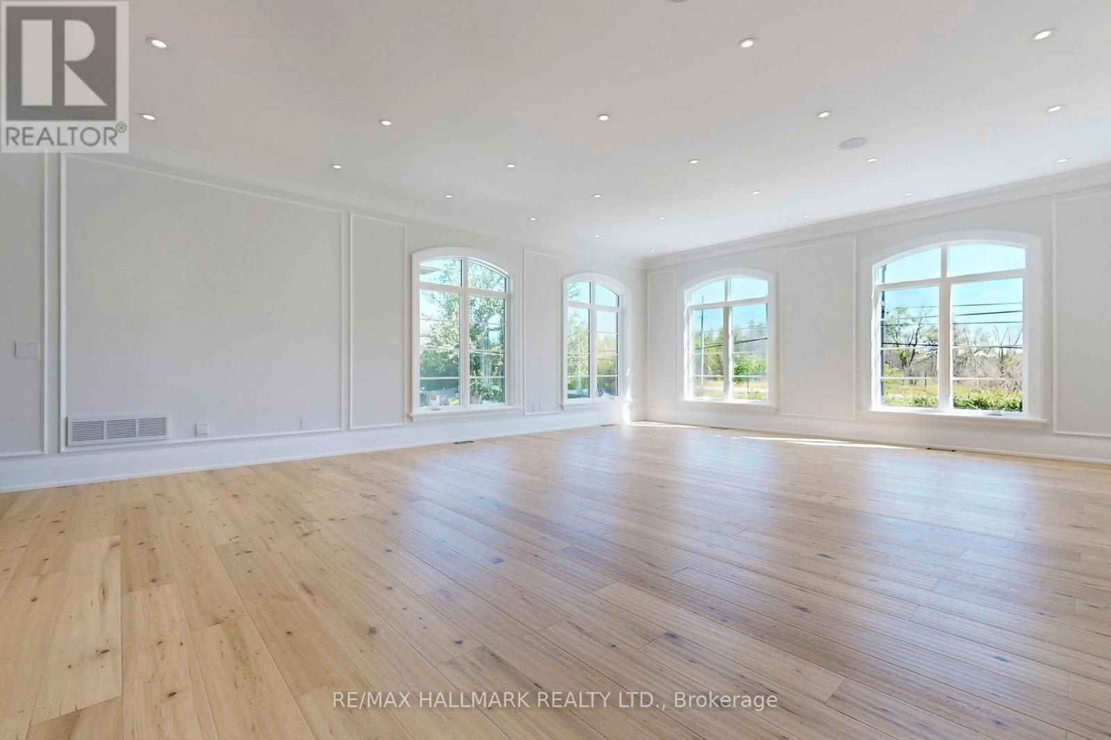 150 OLDE BAYVIEW AVENUE