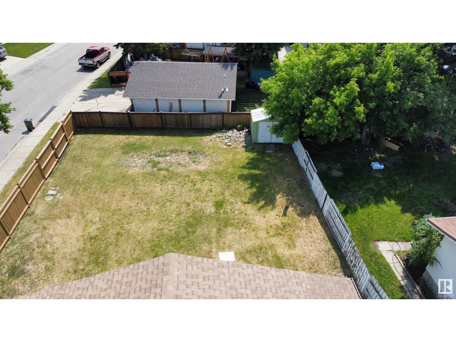 7336 21 AV NW NW