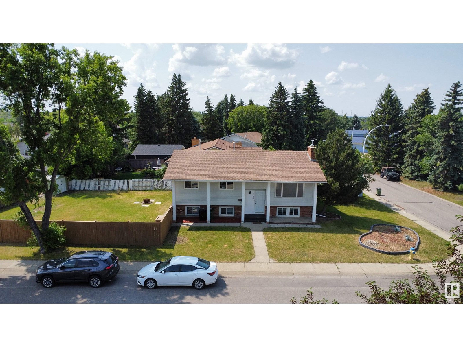 7336 21 AV NW NW