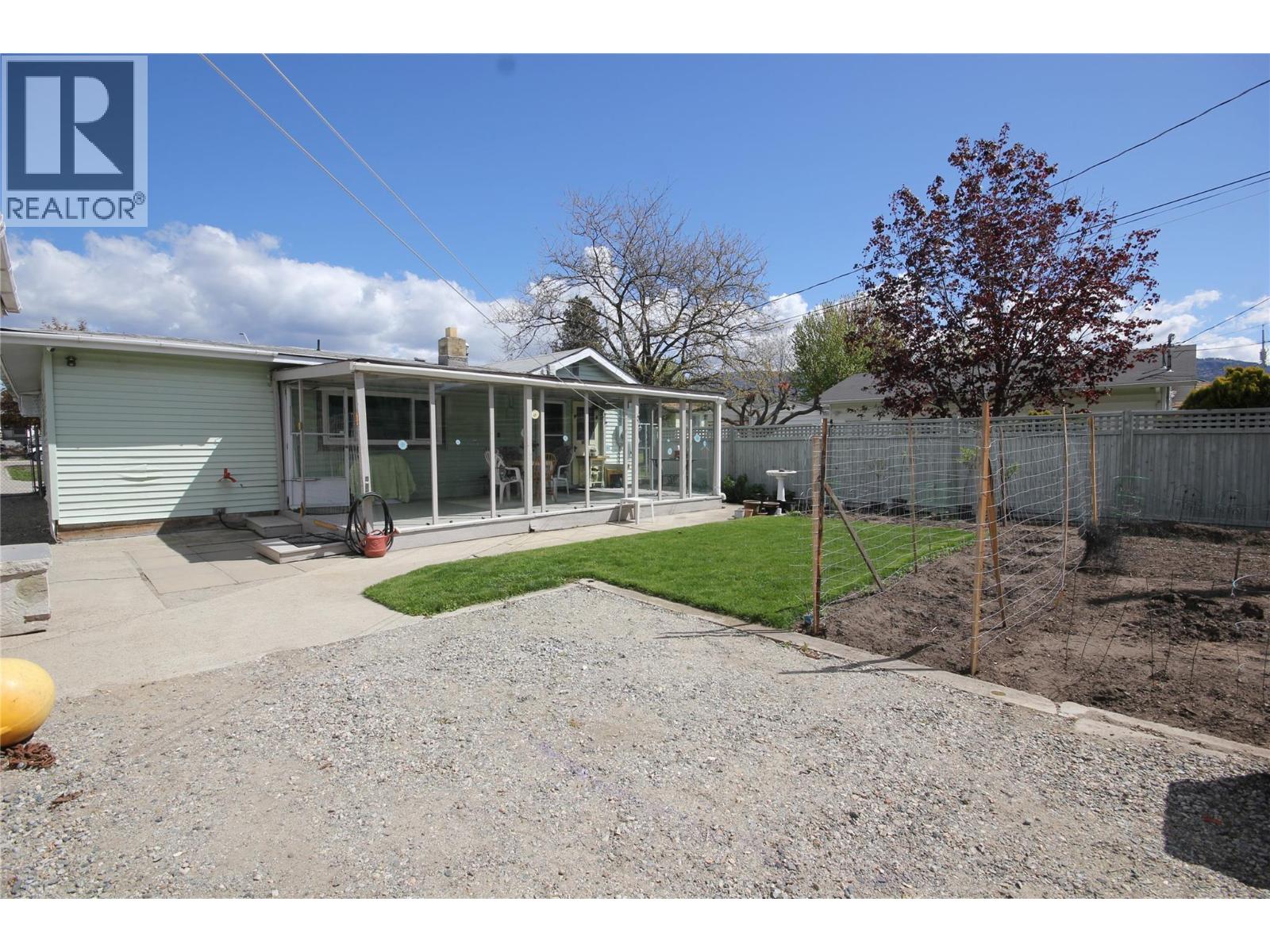 402 CONKLIN Avenue