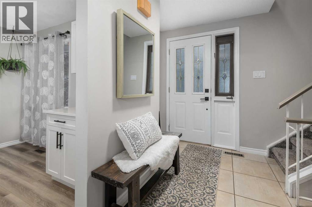 11, 2210 Oakmoor Drive SW