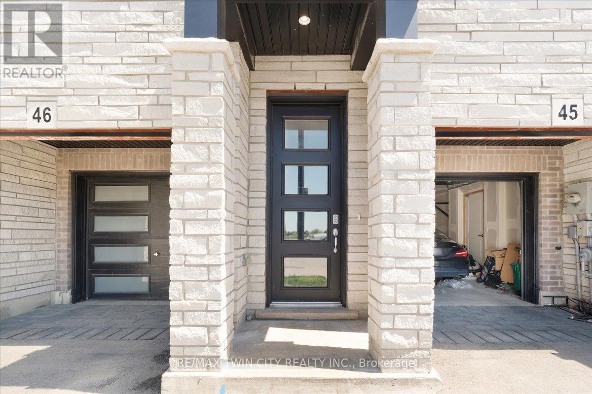 46 - 290 EQUESTRIAN WAY