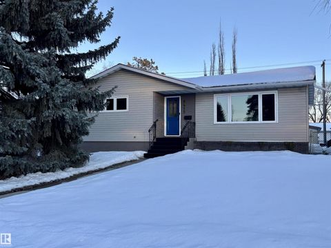 8415 72 ST NW Edmonton AB T6B1Y3