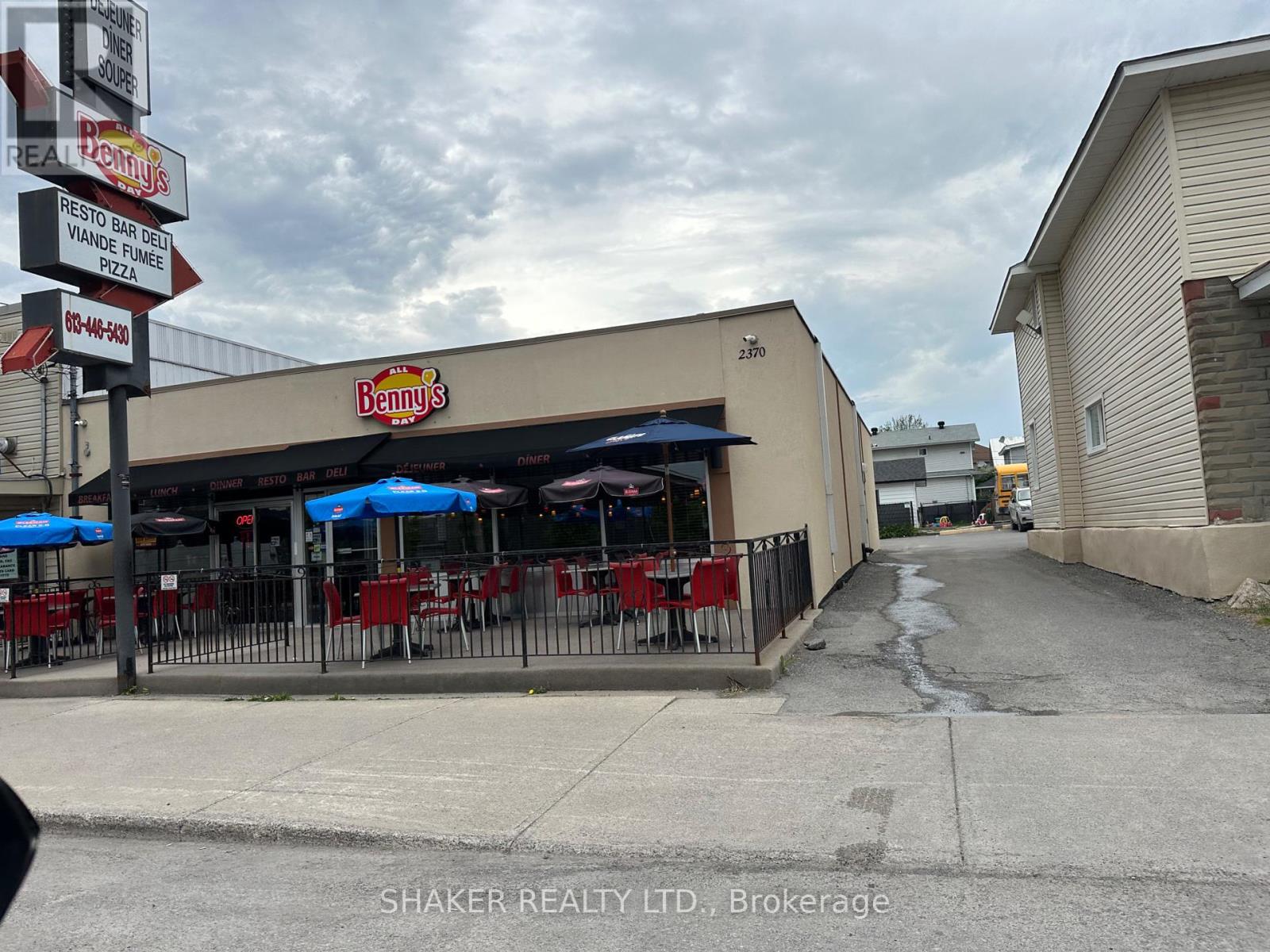 2370 LAURIER STREET
