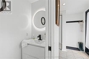 10 CAMPBELL REID COURT