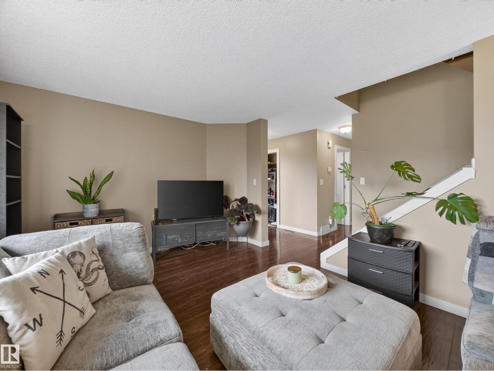 3503 42A AV NW