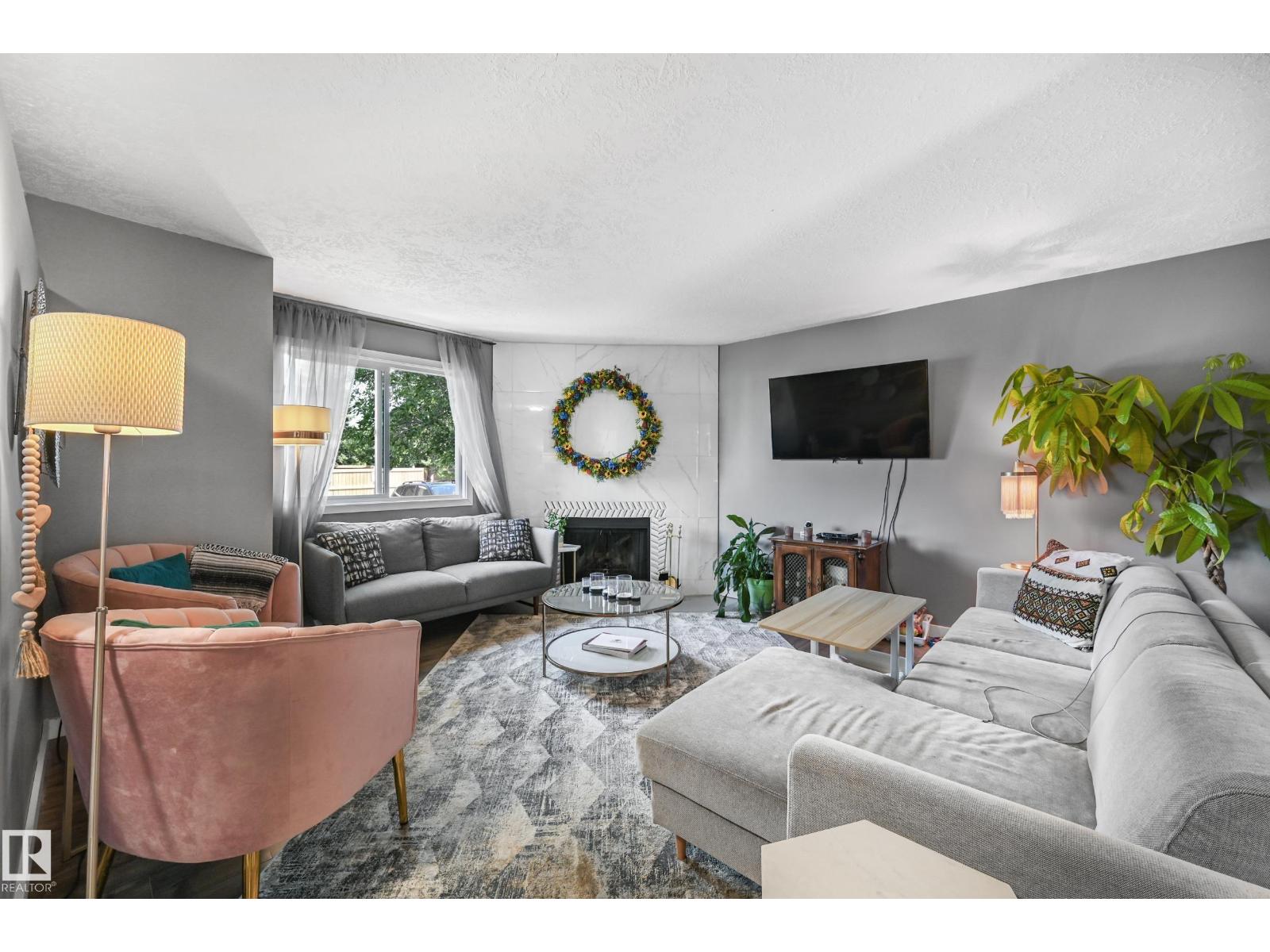 #13 3115 119 ST NW