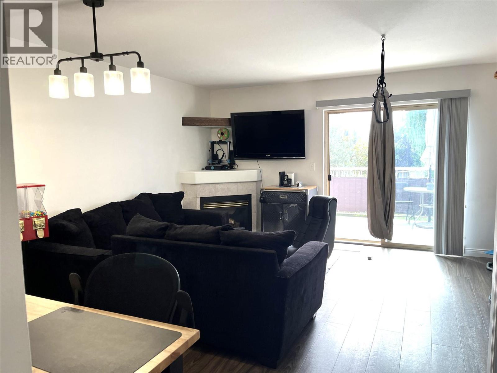 1607 43 Avenue Unit# 304 Lot# SL 10