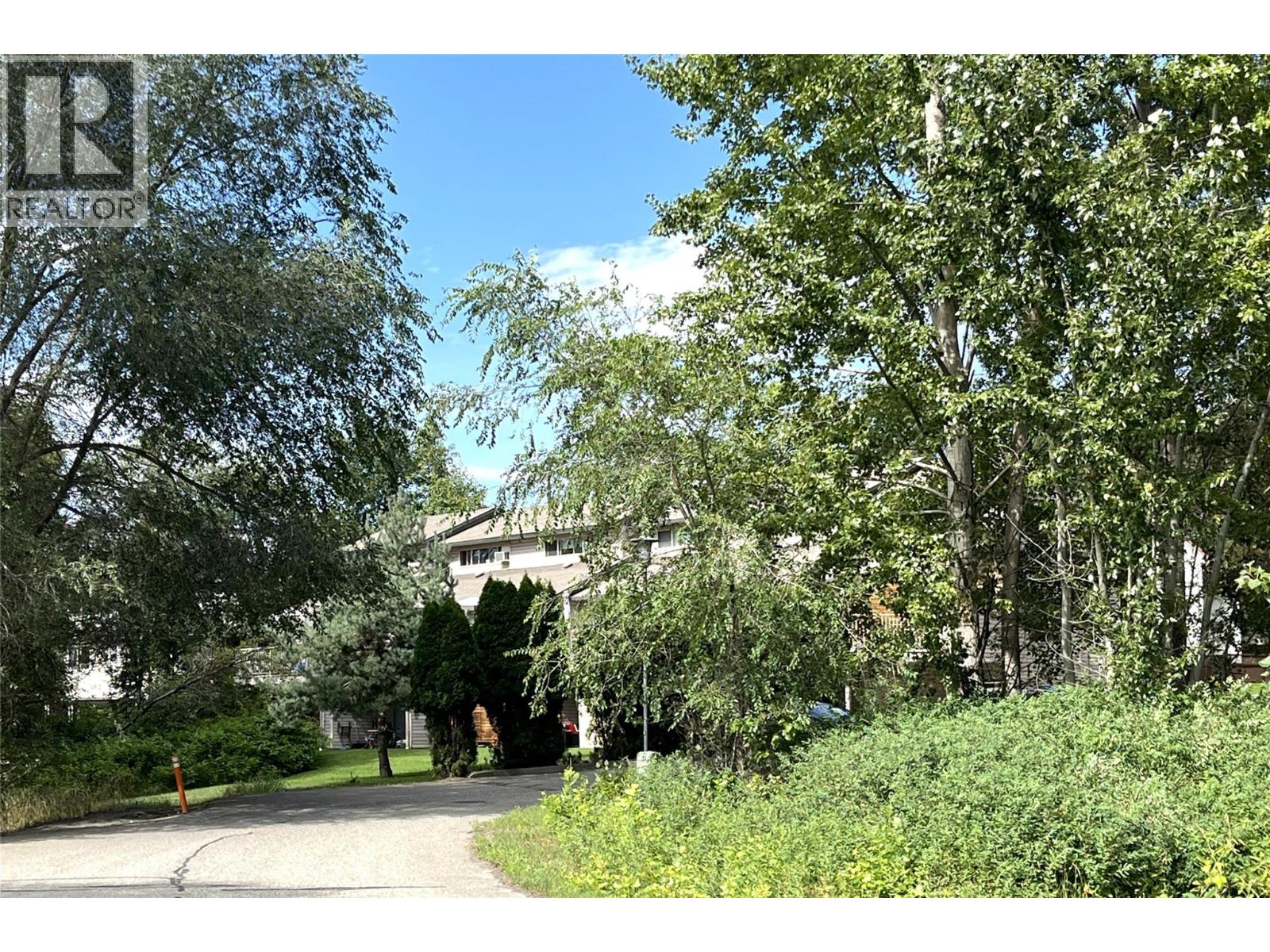 1607 43 Avenue Unit# 304 Lot# SL 10