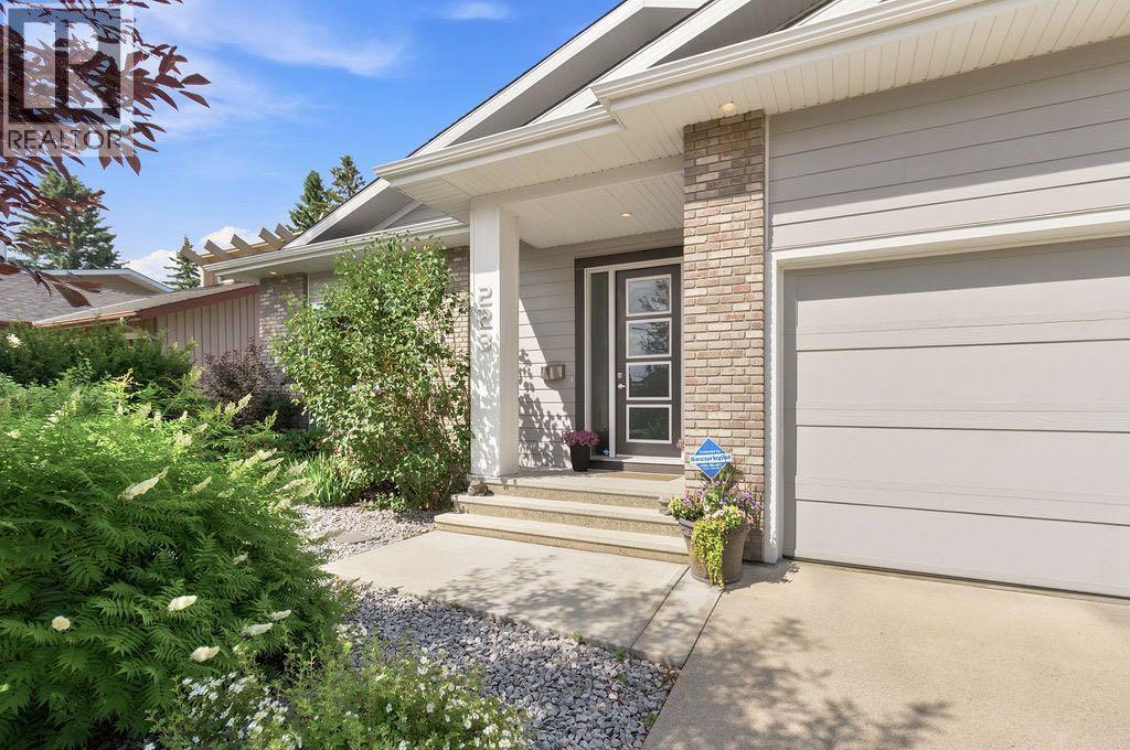 223 Oakland Place SW