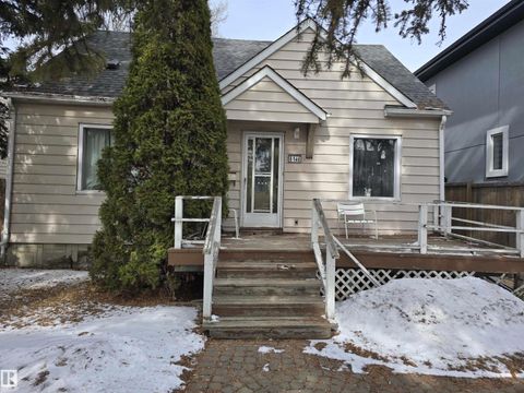 8146 78 AV NW NW Edmonton AB T6C0N4