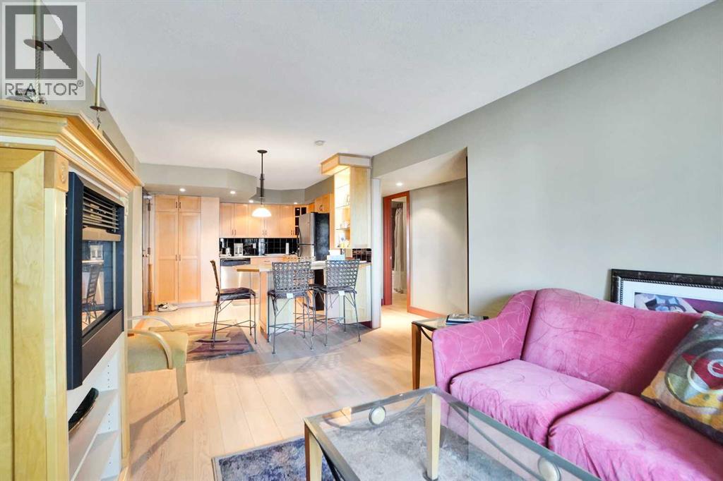 305, 717 4A Street NE