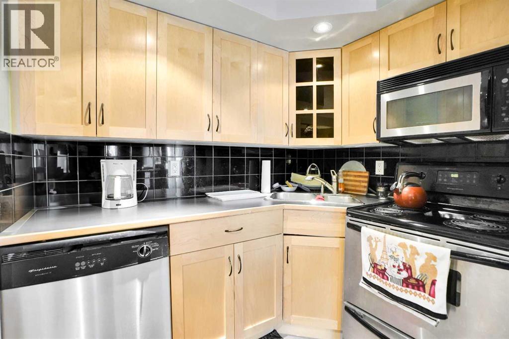 305, 717 4A Street NE