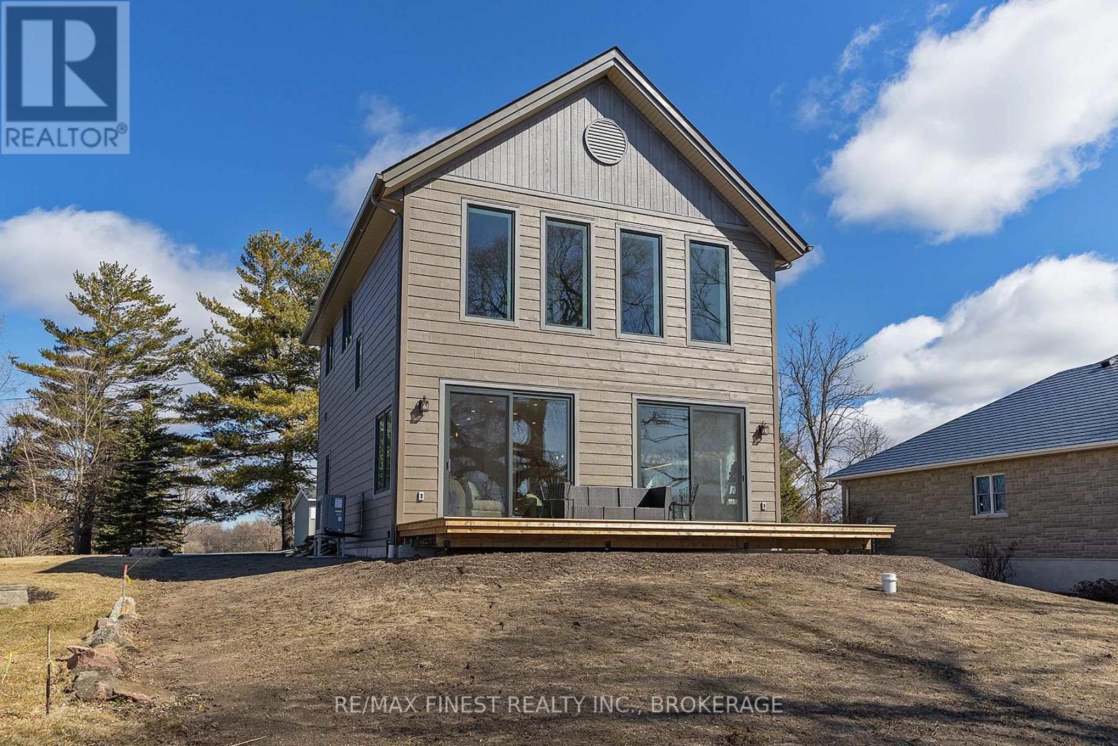113 WILLOWBANK ROAD E