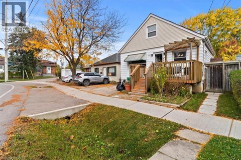 1097 ENOLA Avenue Mississauga ON L5G4B1