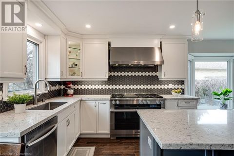 2233 TOWNE Boulevard Oakville ON L6H5J9