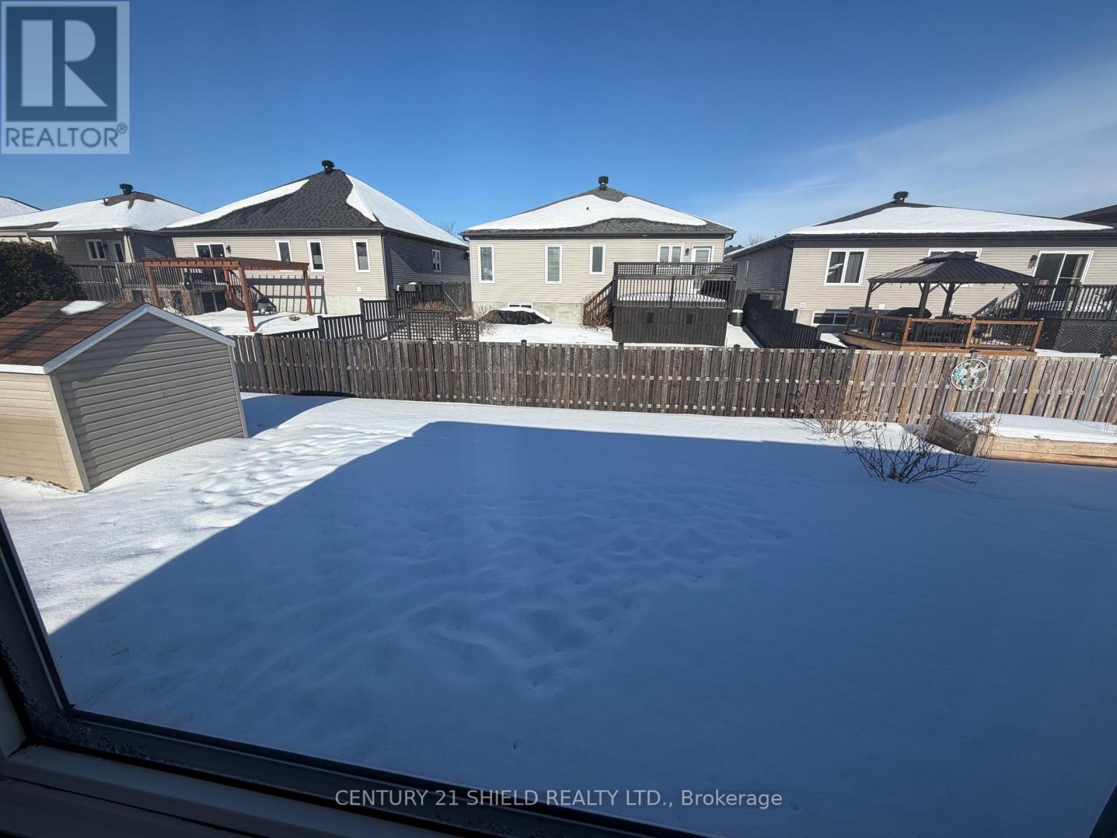 101 MCKENZIE STREET W