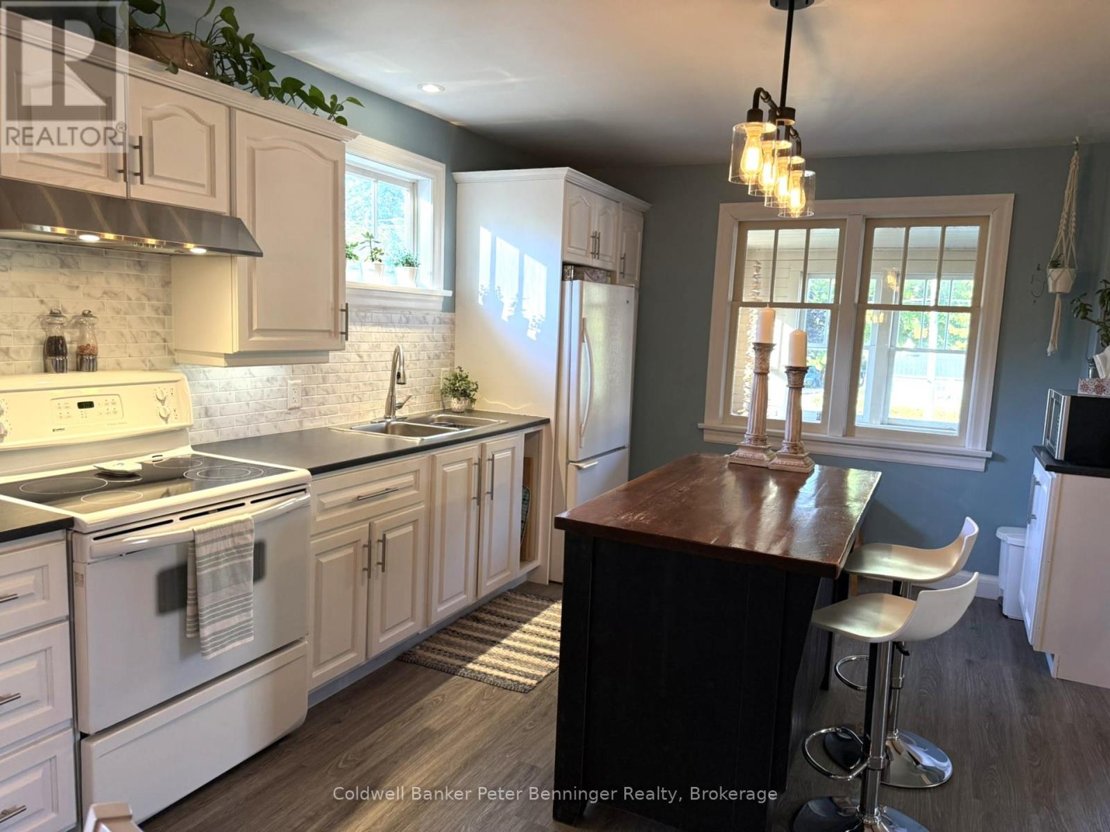 1216 BRUCE ROAD 12