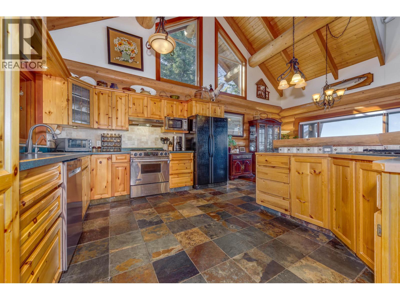 263 GREEN LAKE ROAD SOUTH
