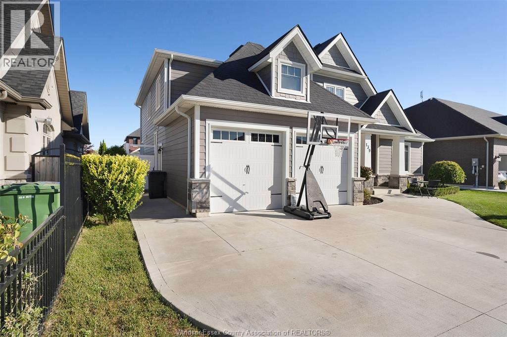 139 Blue Jay CRESCENT