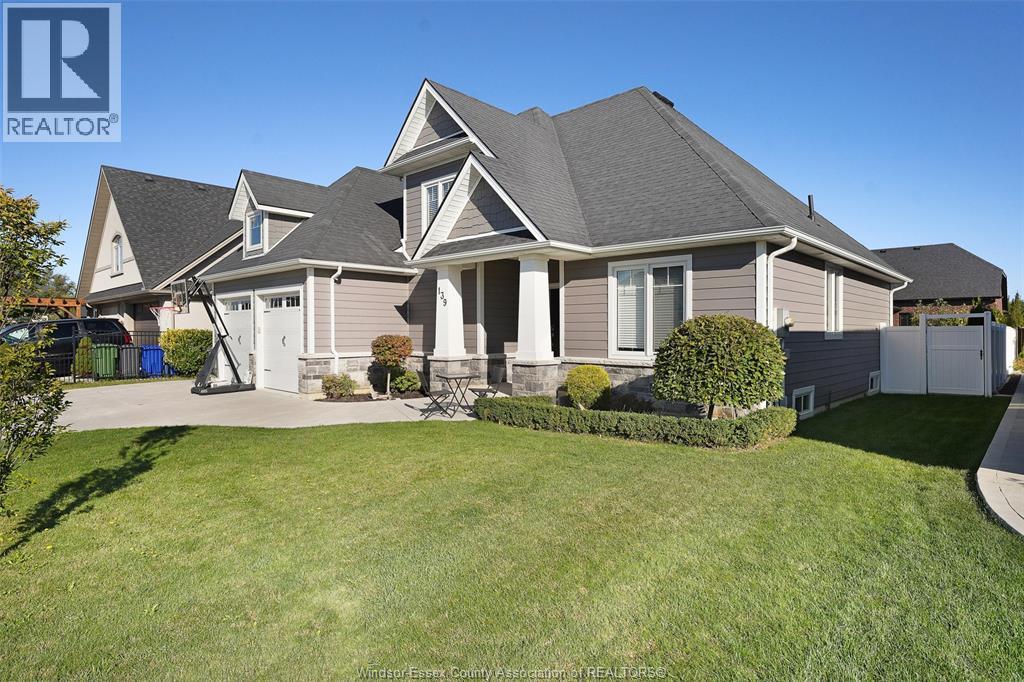 139 Blue Jay CRESCENT