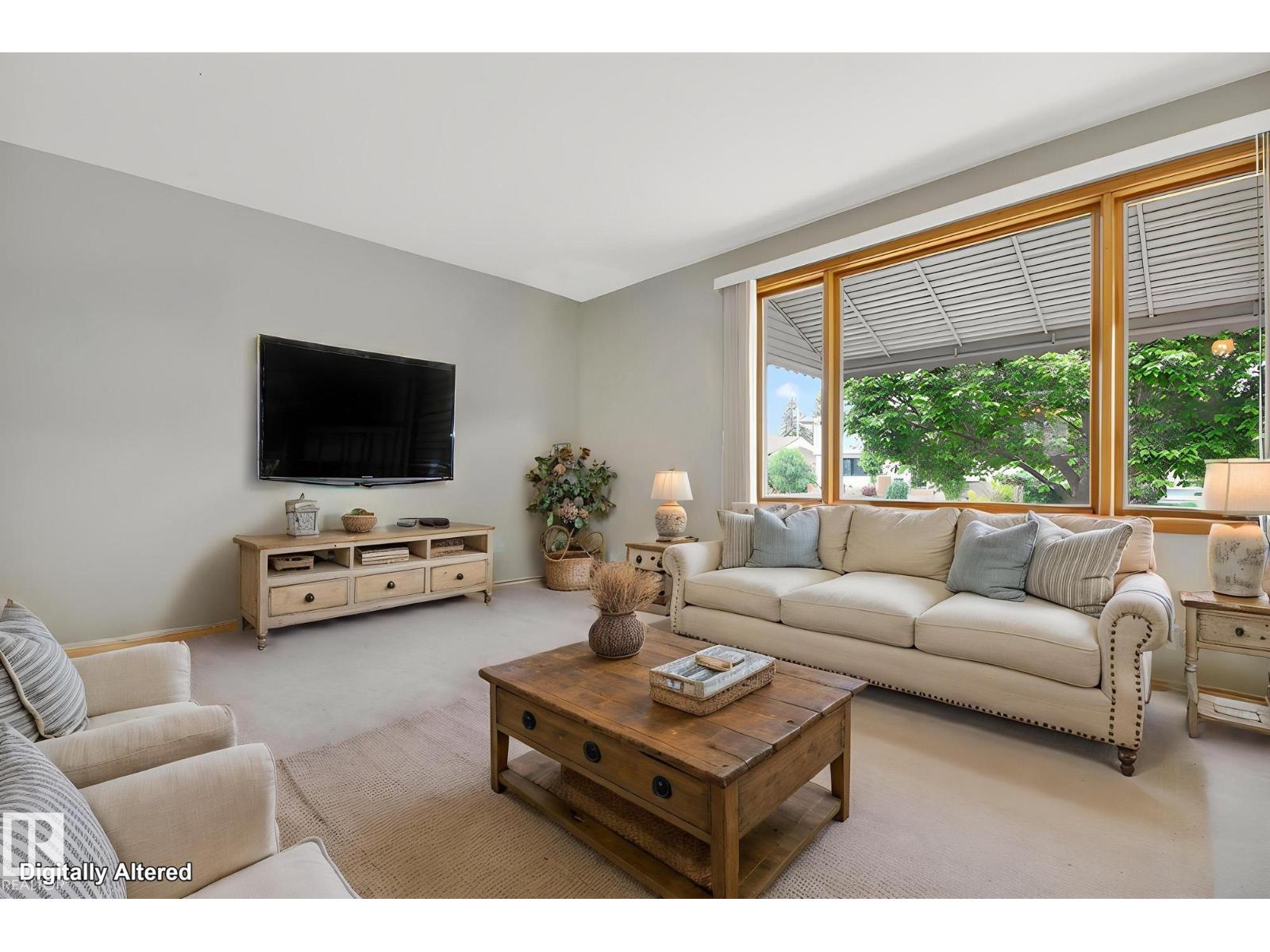 9243 74 ST NW