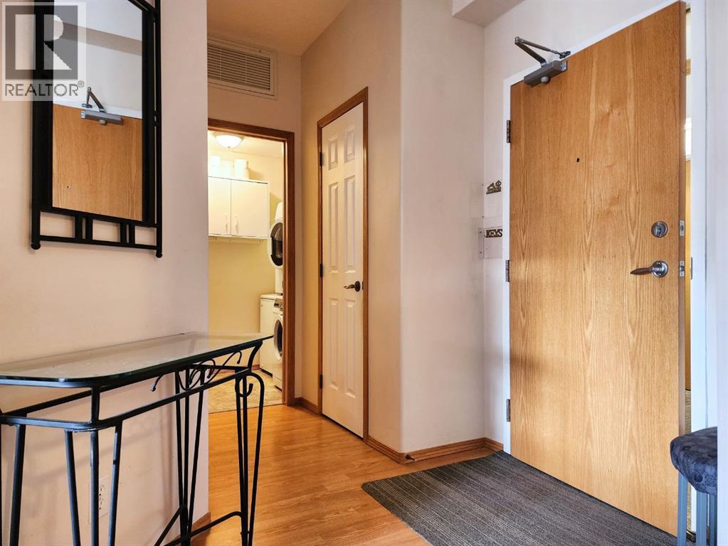 223, 2020 32 Street S