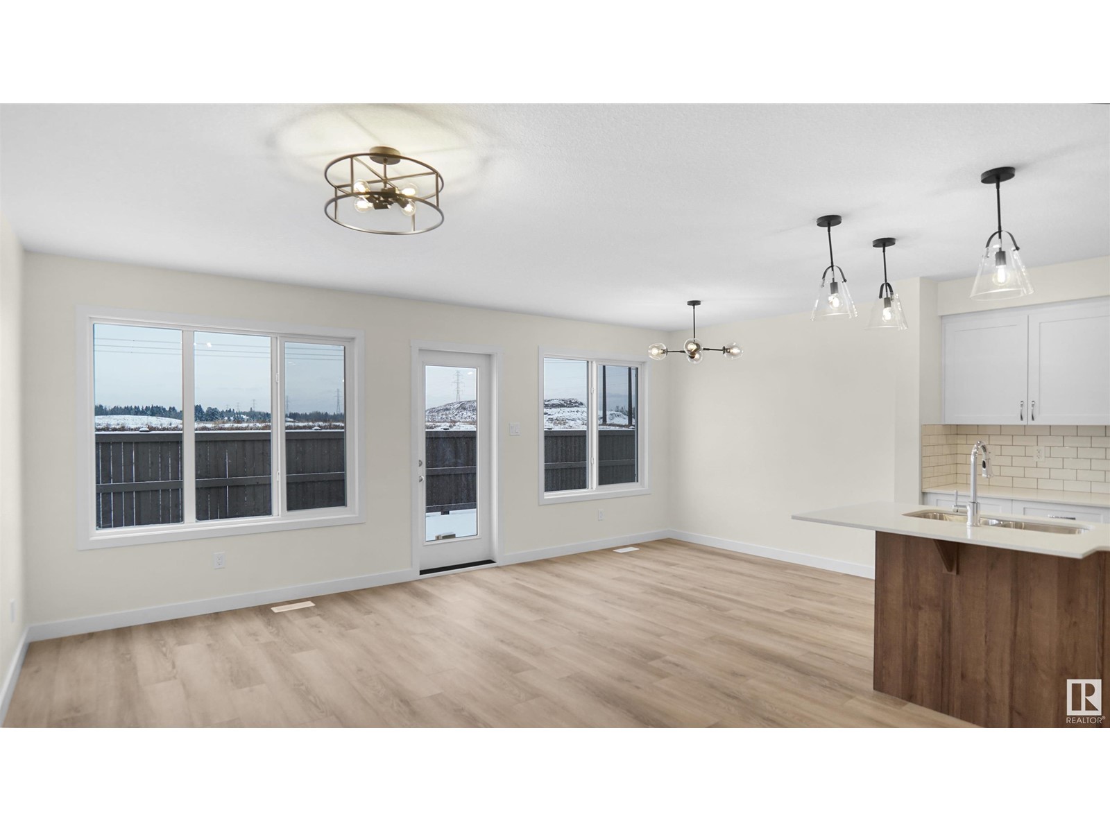 271 Savoy CR