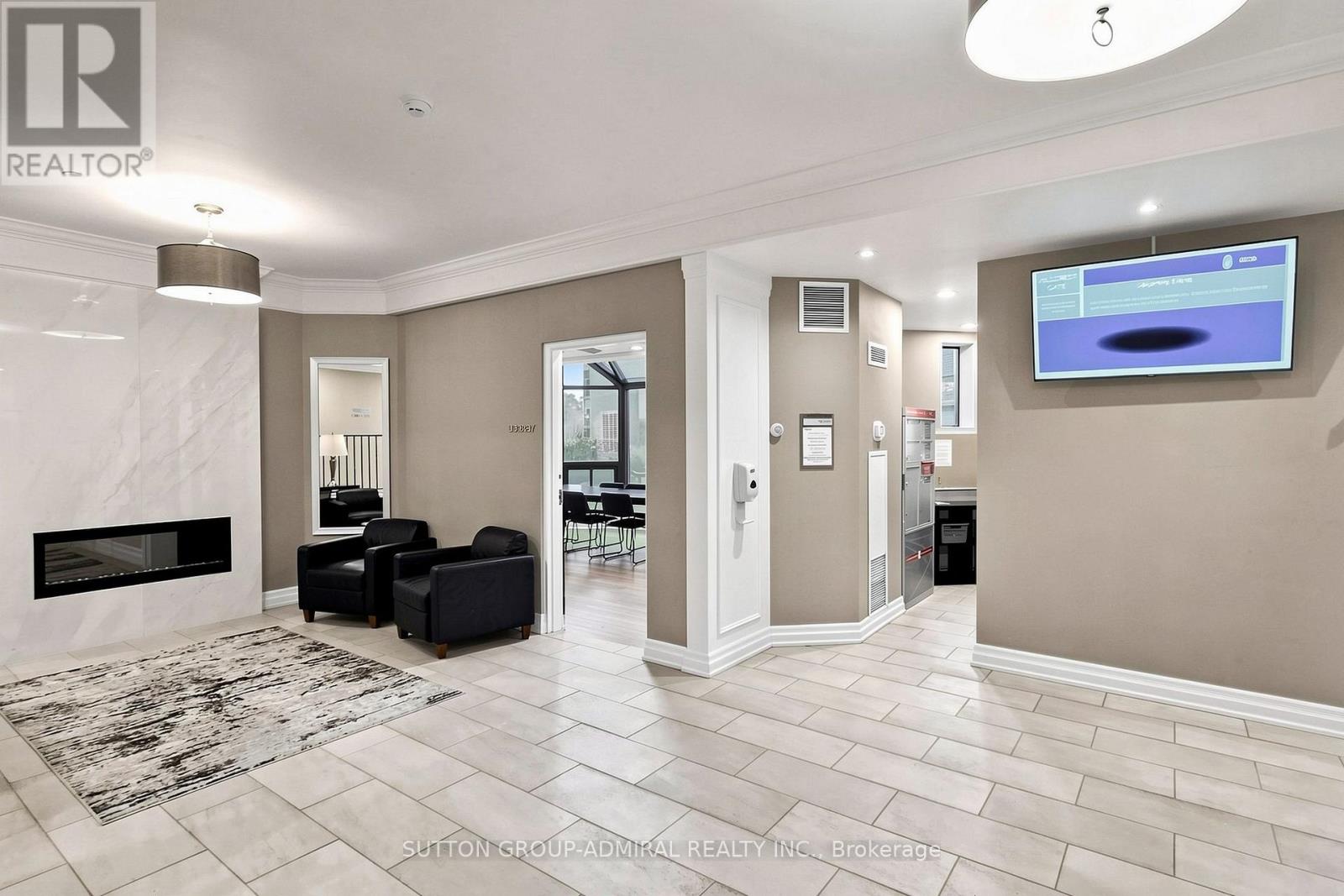 208 - 5 WELDRICK ROAD W