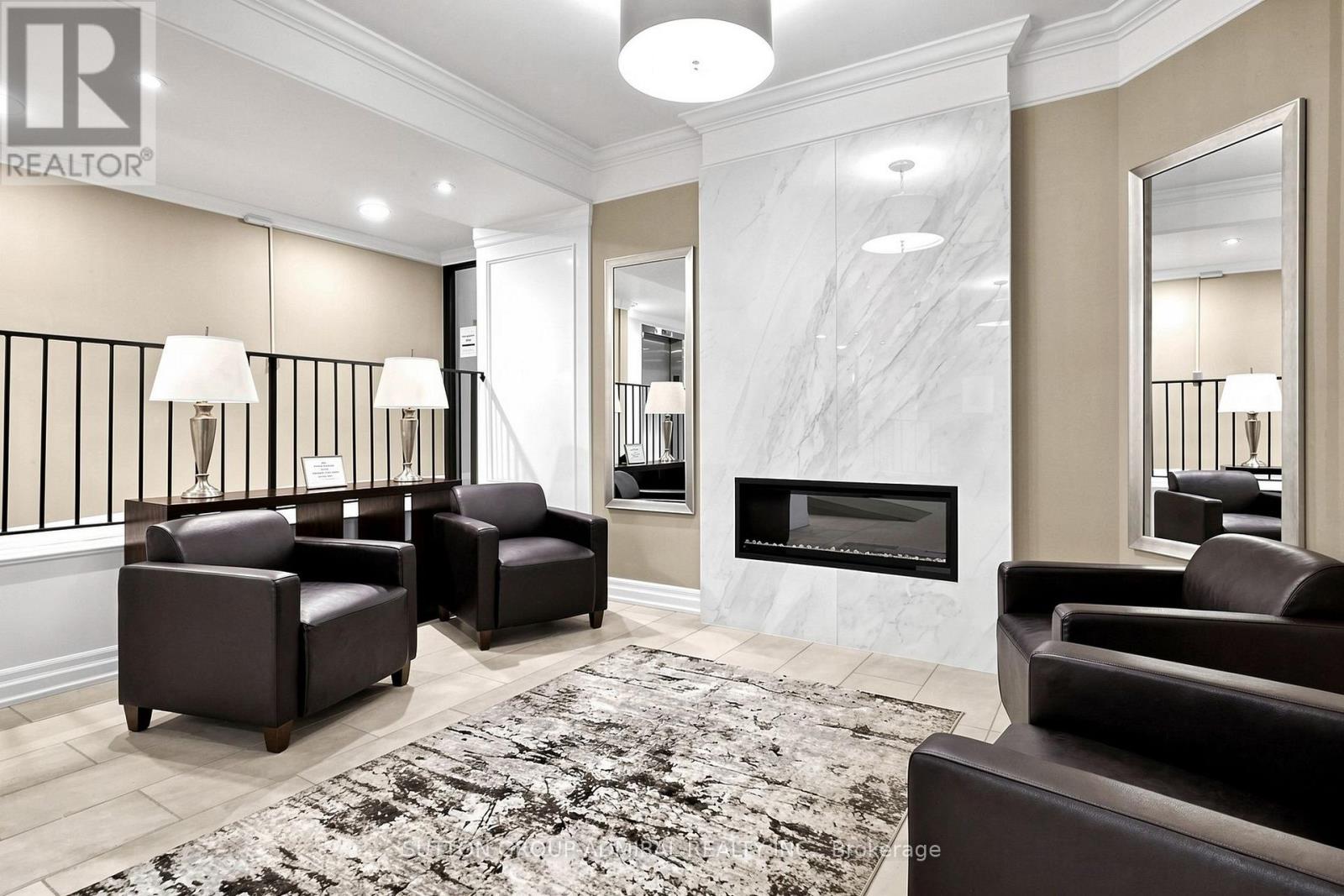 208 - 5 WELDRICK ROAD W