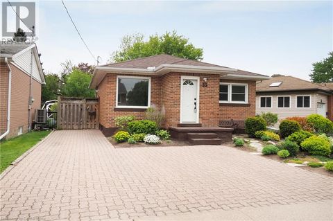 55 HOFFMAN Street Kitchener ON N2M3M8