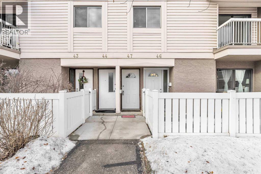 47, 3015 51 Street SW