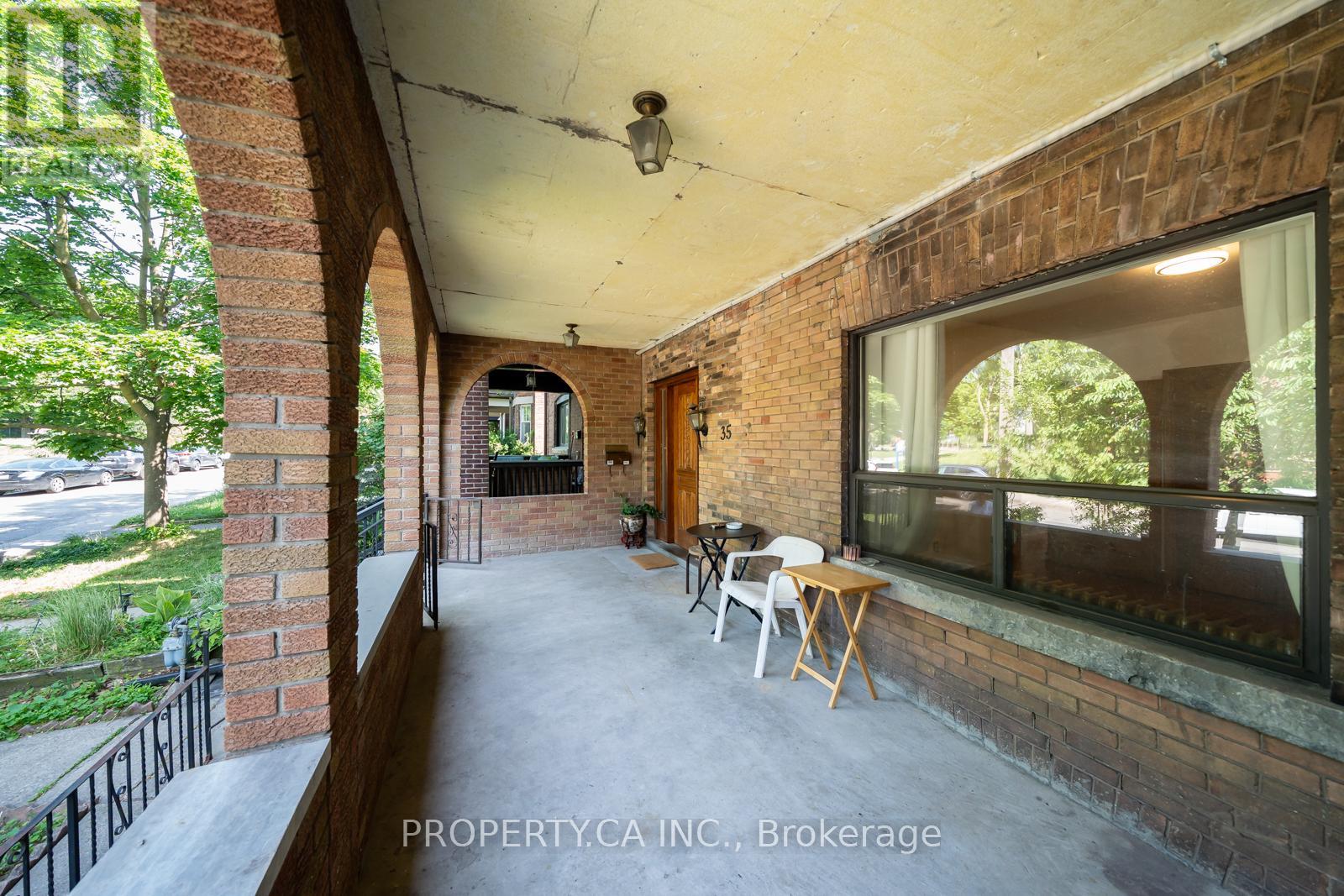 35 PINEWOOD AVENUE