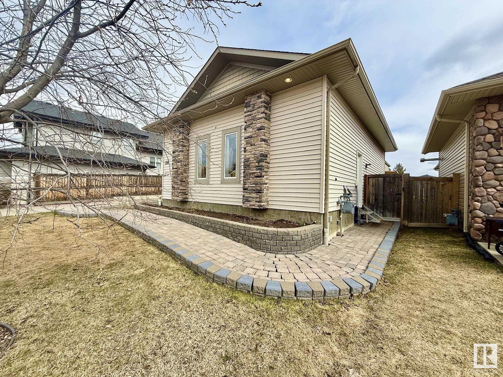 251 RAVINE DR
