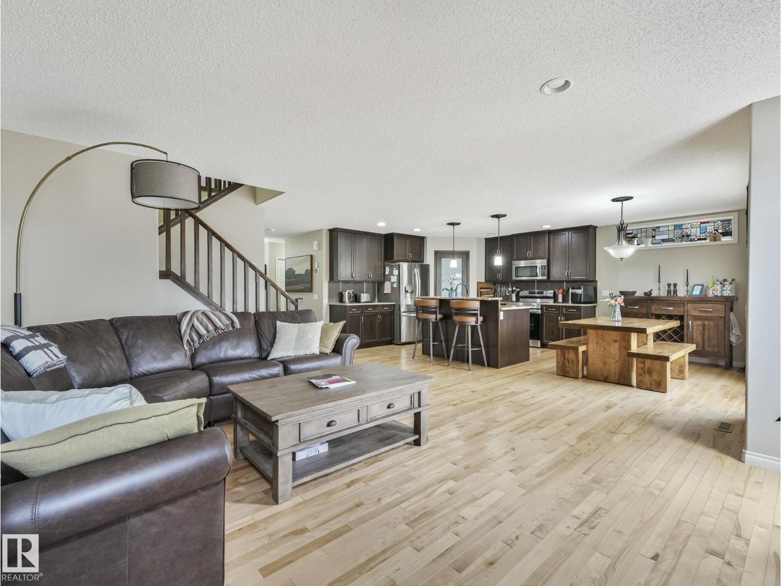 20853 92A AV NW
