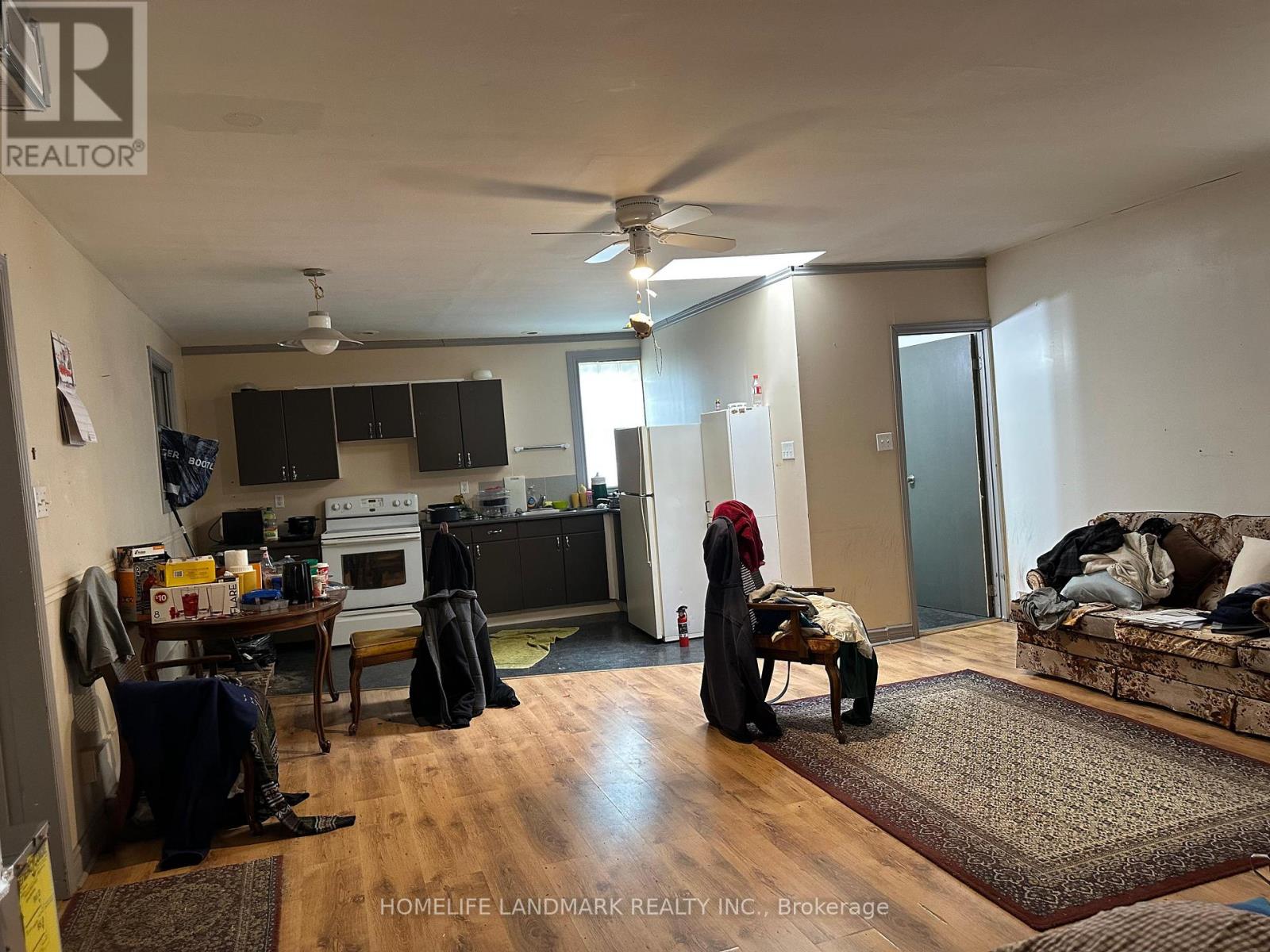 APARTMENT C - 92 KING STREET W