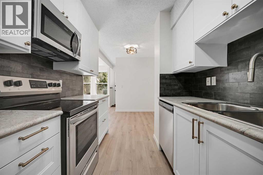 1402, 544 Blackthorn Road NE