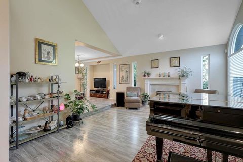 9465 164 STREET Surrey BC V4N3C8