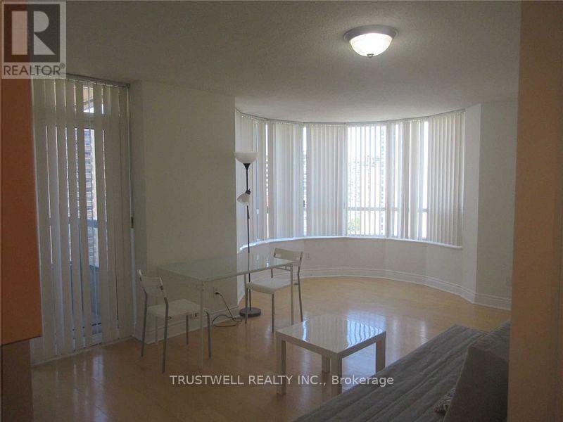 1618 - 15 NORTHTOWN WAY