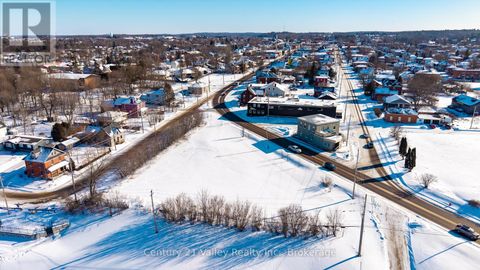 20 BRIDGE STREET Renfrew ON K7V3R2